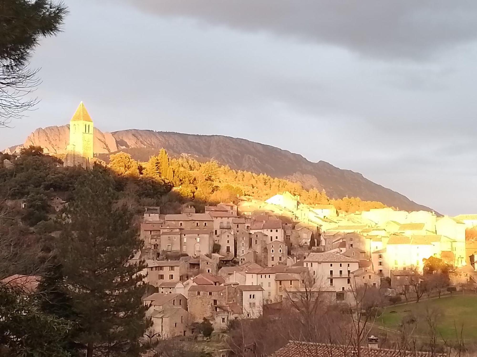 Les Violettes Hébergement de vacances Mons (Herault)